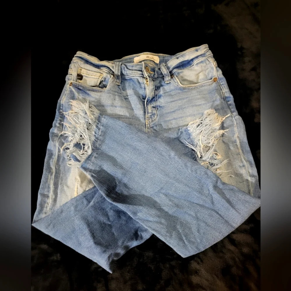 KanCan - Distressed, Frayed Ankle Jeans - Size 7/27 - Light Wash